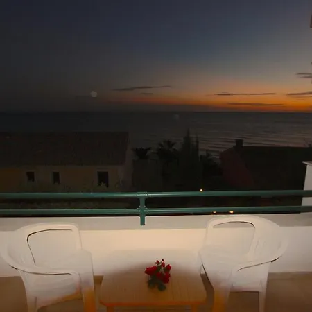 Lejlighedshotel Corfu Menigos 3*