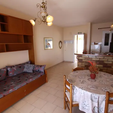 Lejlighedshotel Corfu Menigos