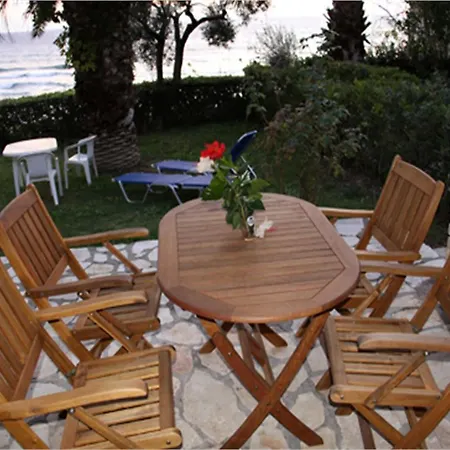 Lejlighedshotel Corfu Menigos