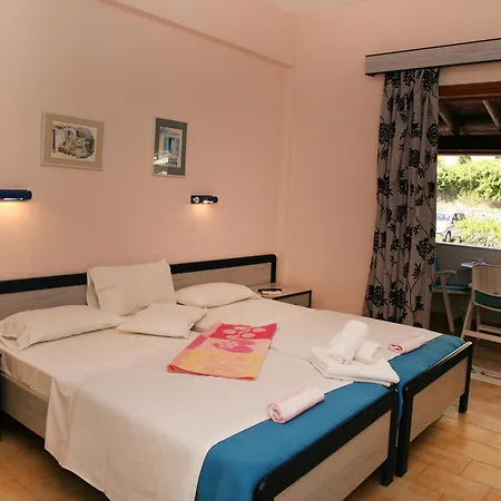 Lejlighedshotel Corfu Menigos 3*