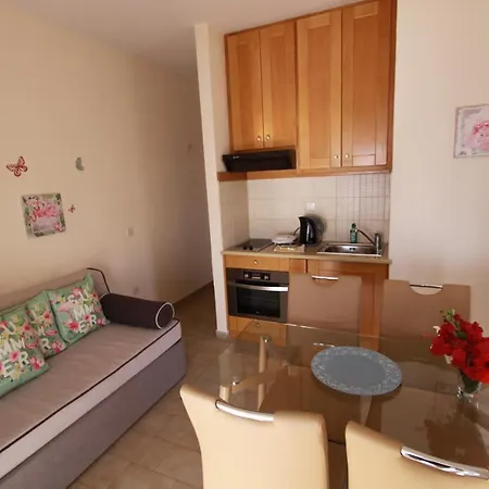 Corfu Menigos Lejlighedshotel 3*