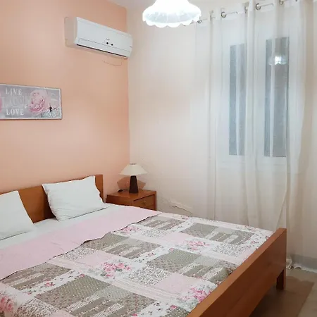 Corfu Menigos Lejlighedshotel