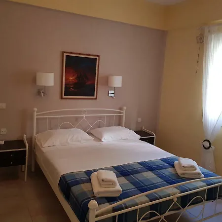 Corfu Menigos Lejlighedshotel