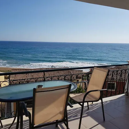 Corfu Menigos Lejlighedshotel