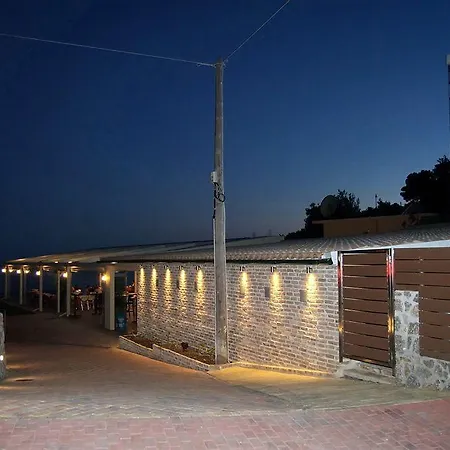Apartahotel Corfu Menigos 3*