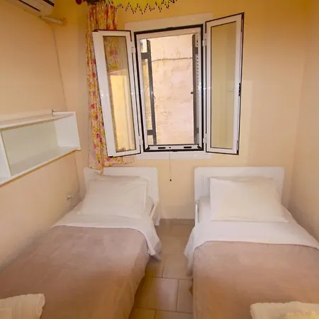 Apartmanhotel Corfu Menigos